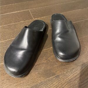 Wal and Pai Ogden Clogs